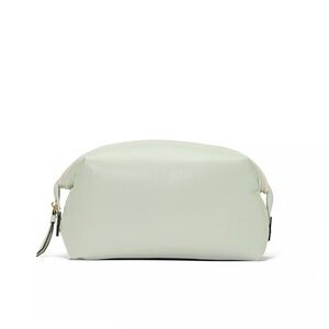 VICTORIA'S SECRET
Daring Snap Makeup Bag